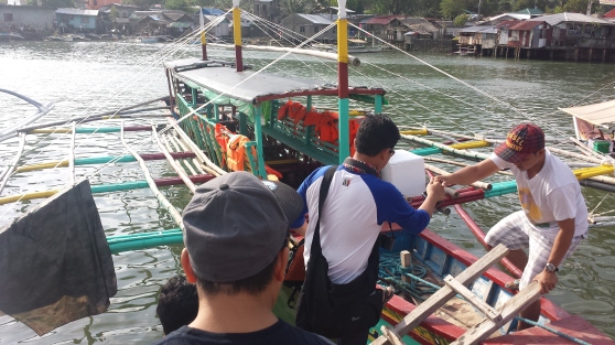 Boat ride to Mahabangbuhangin Island